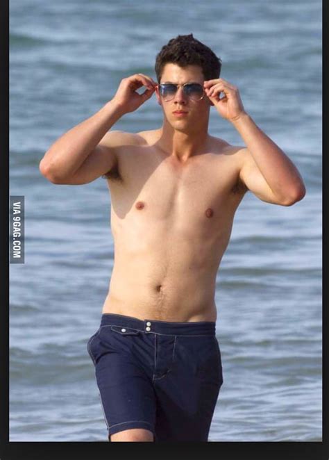 nick jonas nipes|Nick Jonass Nipples Were the Talk of the Town Five。